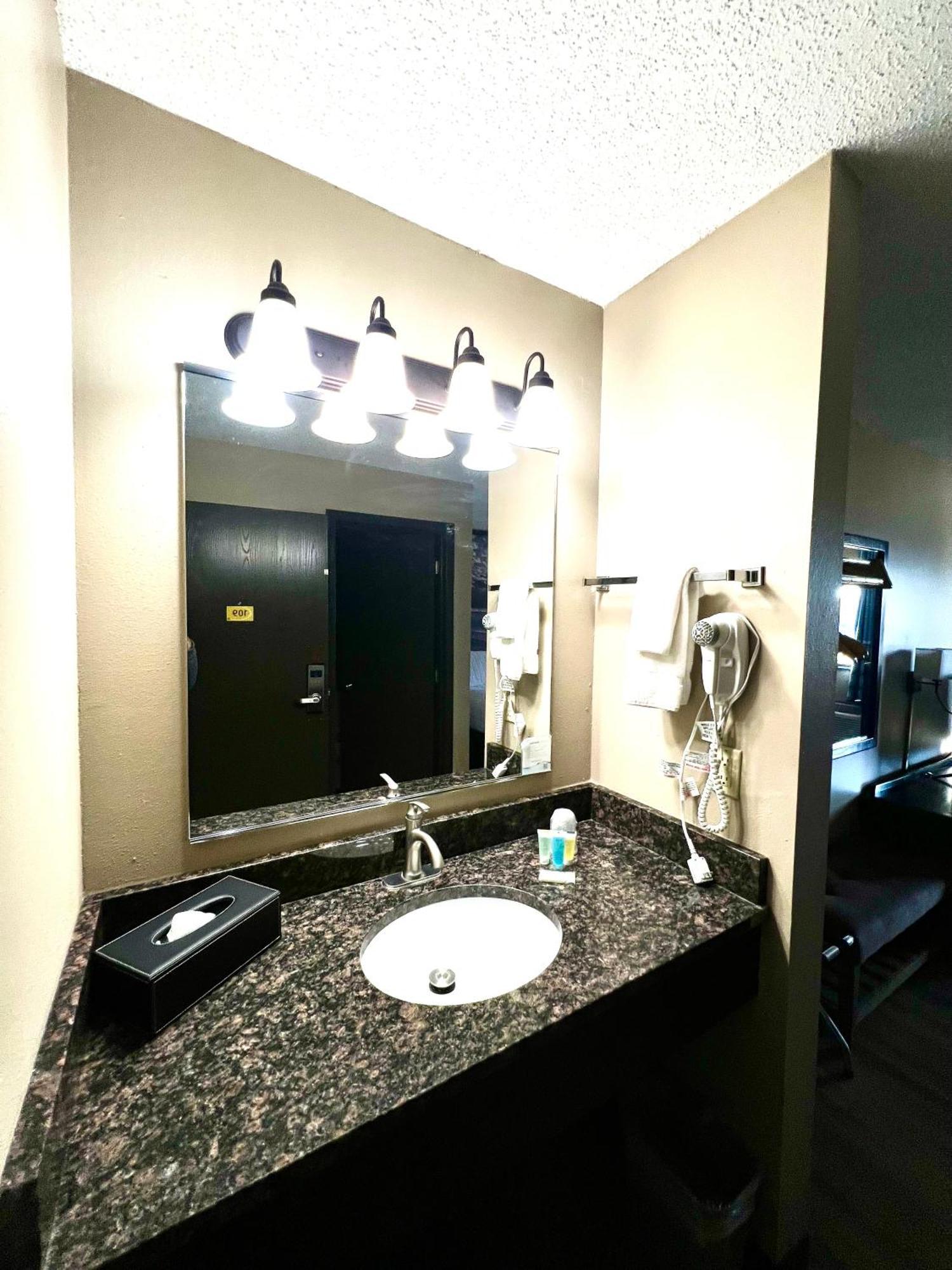 Super 8 By Wyndham 2*