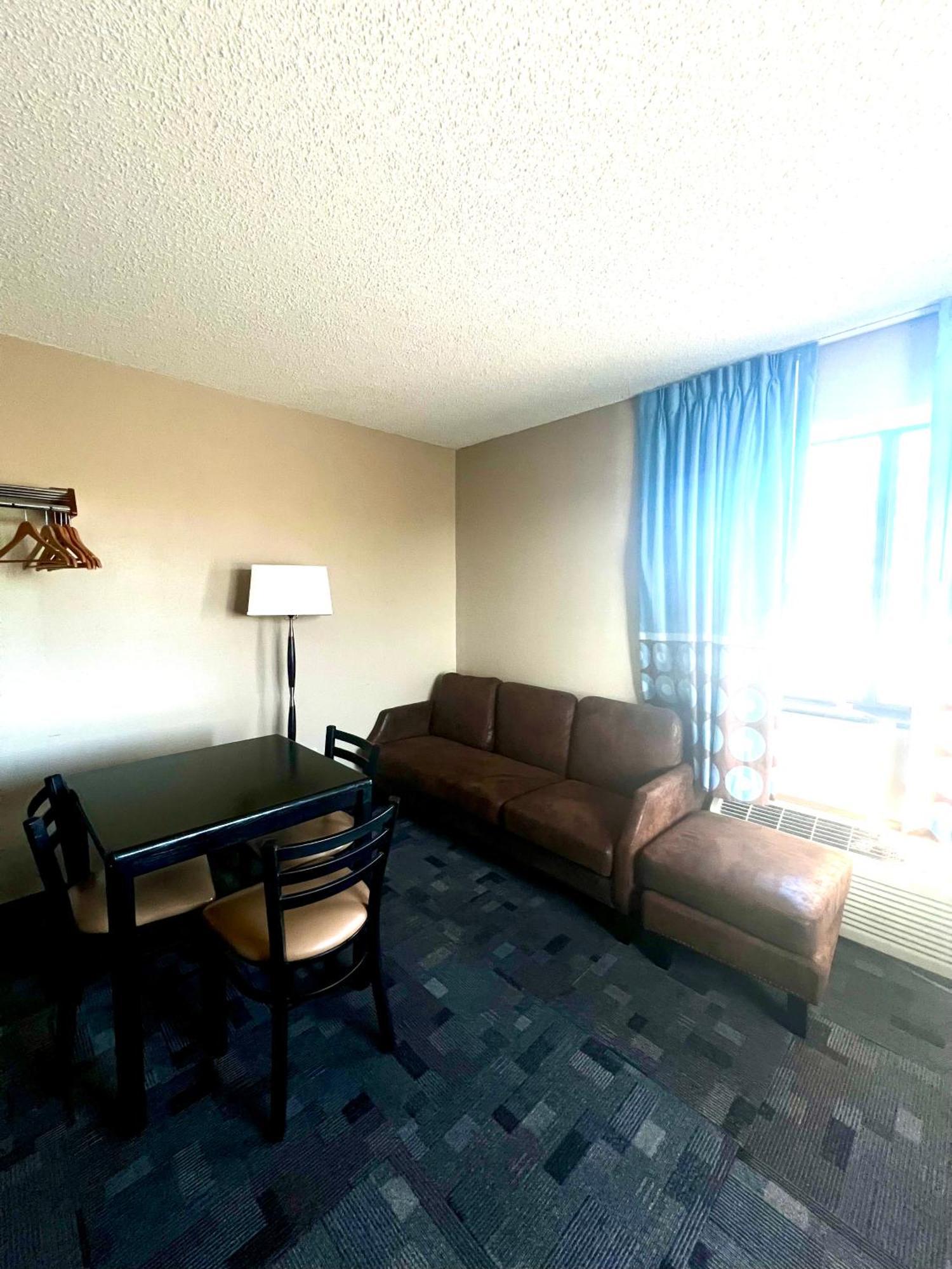 Super 8 By Wyndham Estherville