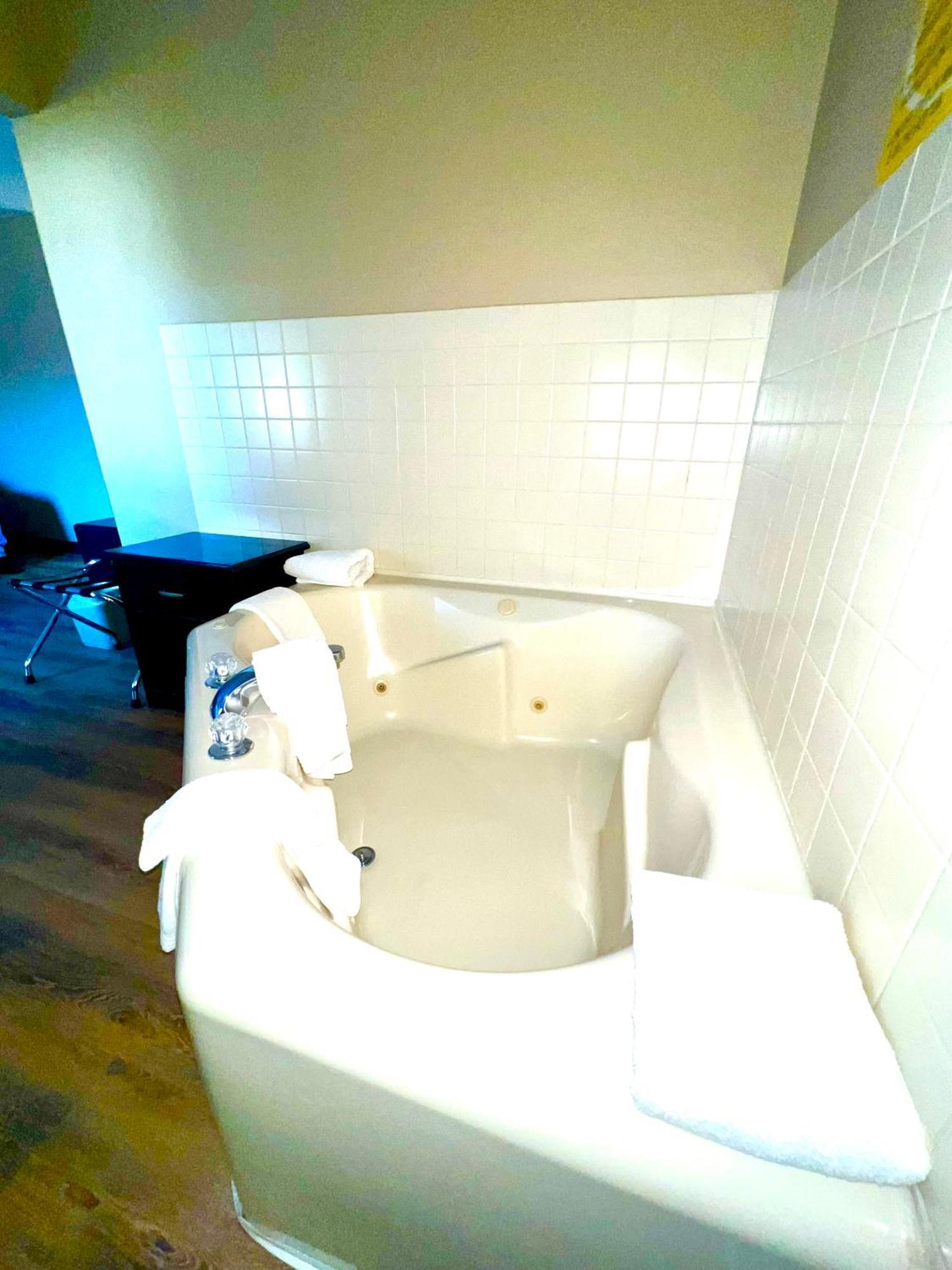 Hotel Super 8 By Wyndham 2*